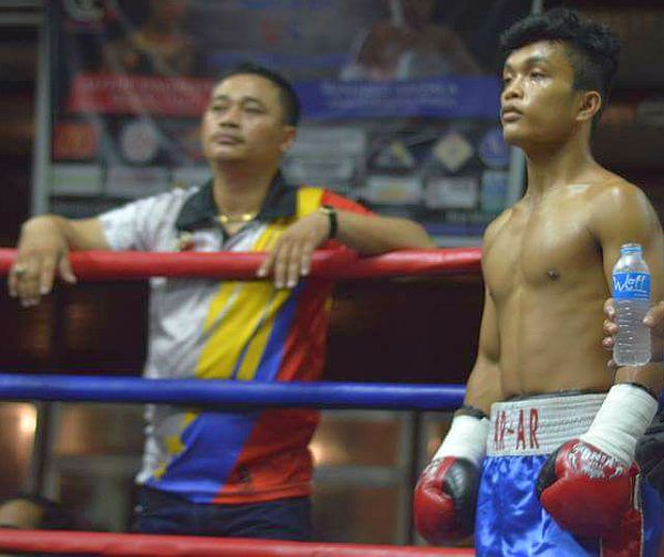 Warai Warior ArAr Asero Andales with manager Orlando Borcelango. Andales Will Battle for WBA Asia Belt Jan 26 in Bacoor (1)