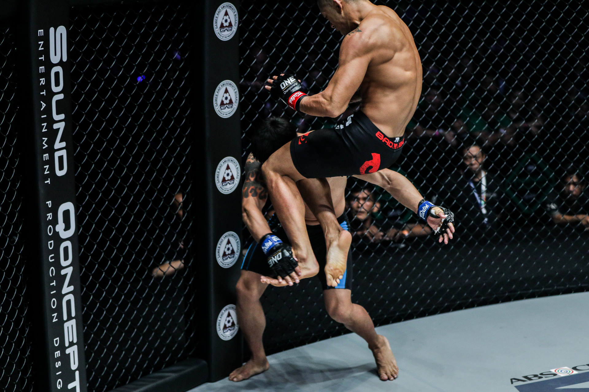 one featherweight world champion martin nguyen