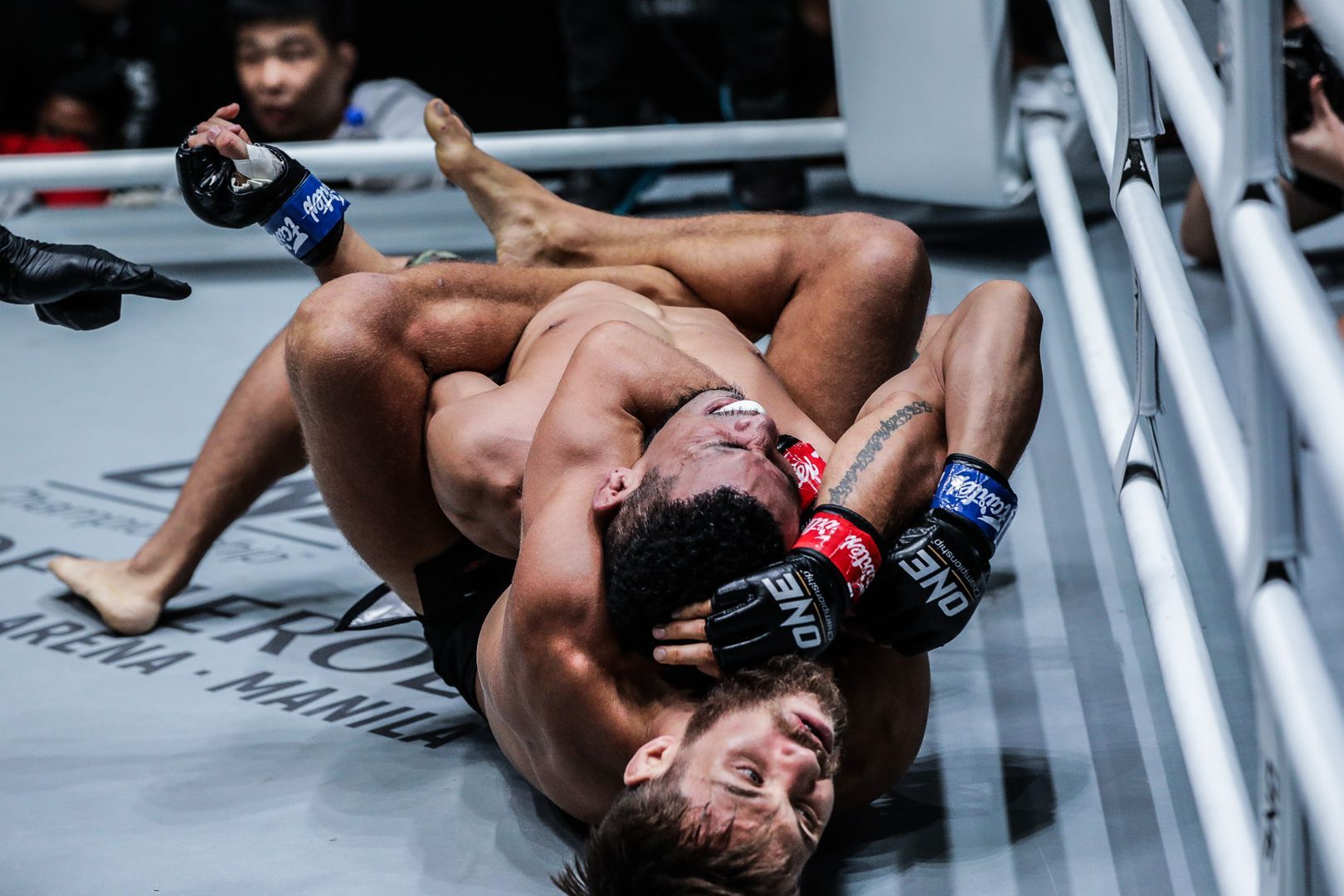 ALeksi Toivonen submits Akihiro Fujisawa at ONE: MASTERS OF DESTINY