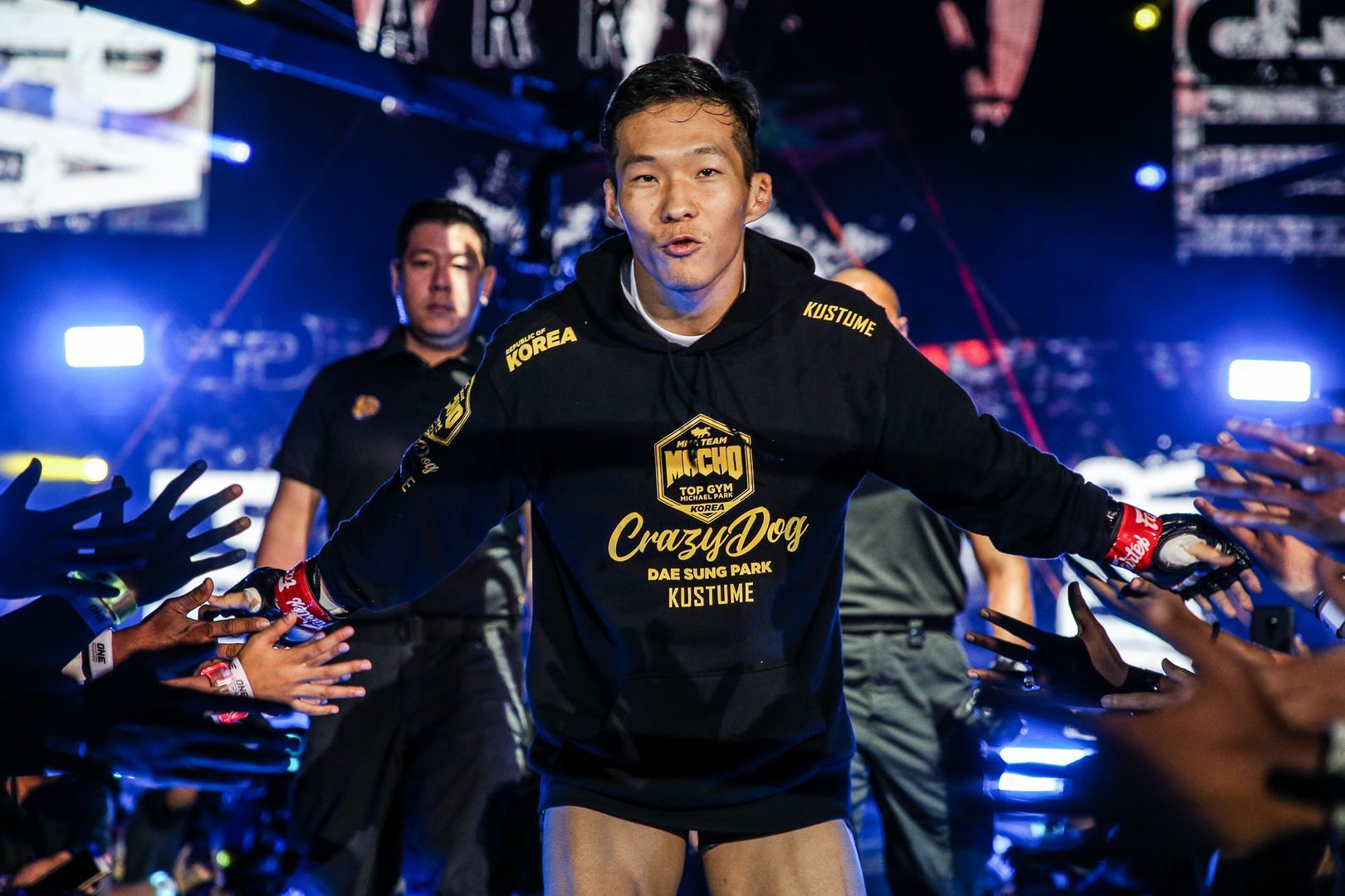 "Crazy Dog" Dae Sung Park walks out to face Kimihiro Eto at ONE: MASTERS OF DESTINY