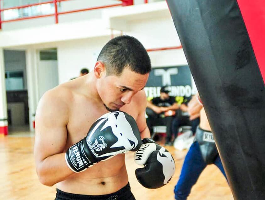 Estrada Intensifies Training for Defense Against Cuadras Oct 23 in Ciudad de México