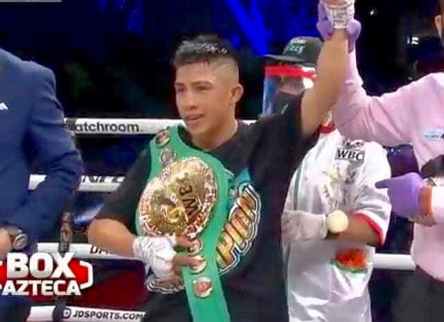 Martínez Stops Calleros, Retains WBC 112 Belt Today in México