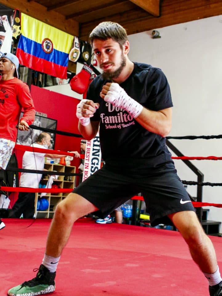Rubén Villa Winds up Training Ahead of Navarrete Fight