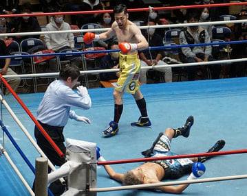 Zirolian KOs Takuya in the 1st round