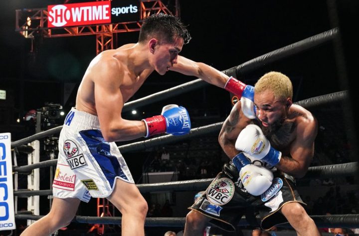Texas’ Brandon “The Heartbreaker” Figueroa scored the most important victory of his career after defeating Mexico’s Luis “Panterita” Nery by KO in 7 rounds to become WBA and WBC unified Super Bantamweight Champion in a fight held on Saturday night at Dignity Health Sports Park in Carson, California. As expected, the Figueroa-Nery fight was a candidate for fight of the year and the seven-round bout did not disappoint any fan, it went back and forth until the final bell. The first three rounds presented a ferocious Mexican, connecting punches inside, to the stomach and with good mobility, indicating that the Mexican’s firepower would be the big difference, but from the fourth round on, things changed and the Texan increased the pressure like a tractor. He began to throw punches and combinations everywhere like a machine until the seventh round, when he connected a left hand to the Mexican’s ribs, who buckled without being able to overcome the protection count at 2:18 minutes of the round. With this victory, Figueroa left his record at 23 fights, 22 wins, 1 draw, and 17 KOs. Nery has a record of 32 fights, 31 wins, 1 loss and 24 KOs. Once Figueroa was announced as the winner, he immediately formalized his next fight against Stephen Fulton, WBO-122 lbs. Champion, in a match scheduled for September.