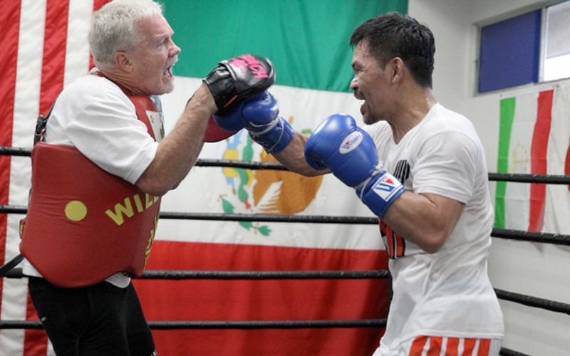 Pacquiao hones at the Wild Card Boxing Club