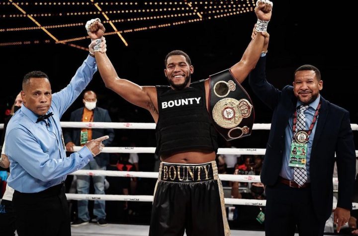Hunter knocked out Wilson dramatically to win the WBA Continental Americas title