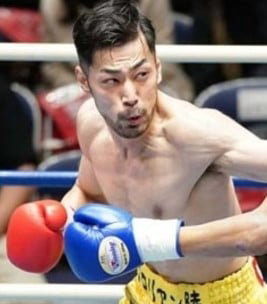 Riku TKOs Hashimoto in 2nd round